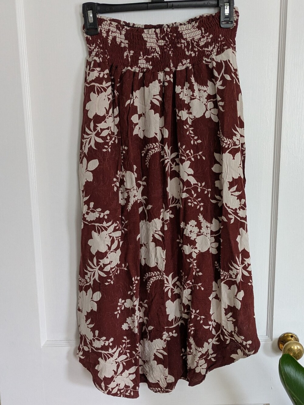 Sozy Mia Midi Skirt Burgundy Cream Floral Pattern Smocked Waist Pockets - Picture 2 of 13